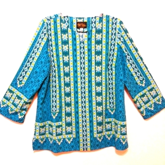 Bob Mackie Tops - Bob Mackie 3/4 Sleeve Multicolor Blue and Green Top Size Medium.
